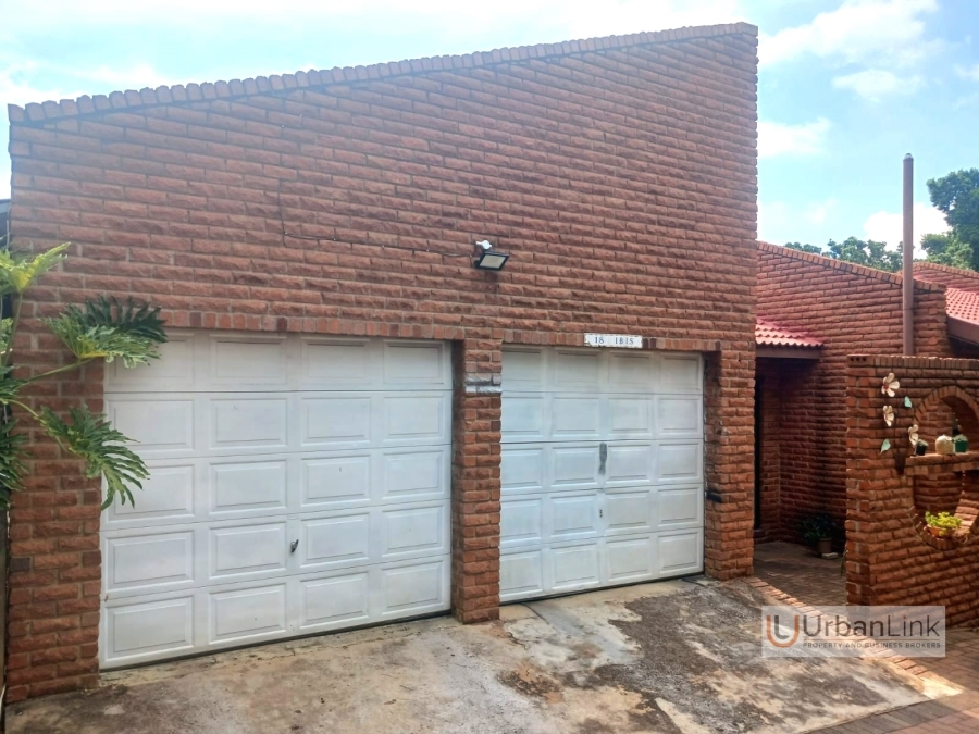 3 Bedroom Property for Sale in Safari Gardens North West